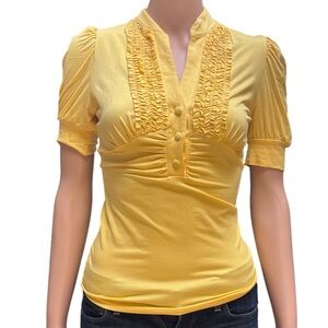 Arden B Yellow Fitted Ruched Short Sleeve Blouse XS